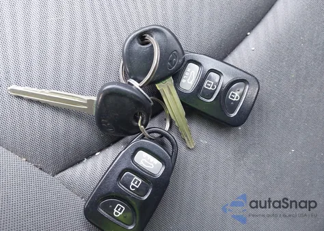 2013 Hyundai Elantra Gls из США, поврежденный, VIN KMHDH4AE2DU859841